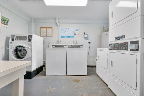 Condominio en venta en Oakland Park, Florida, 2 dormitorios, 90.58 m2 № 2044827 - foto 25