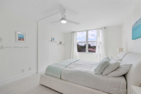 Condominio en venta en Oakland Park, Florida, 2 dormitorios, 90.58 m2 № 2044827 - foto 12