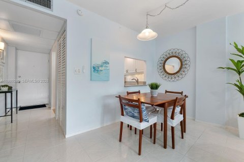 Condominio en venta en Oakland Park, Florida, 2 dormitorios, 90.58 m2 № 2044827 - foto 5