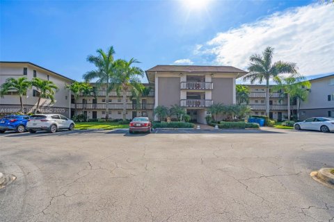 Condo à Hollywood, Floride, 2 chambres  № 2089294