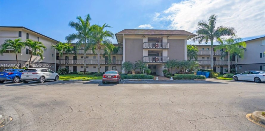 Condo à Hollywood, Floride, 2 chambres  № 2089294
