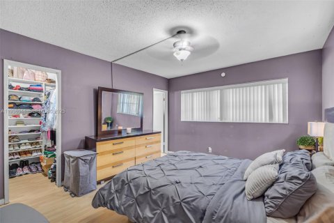 Copropriété à vendre à Hollywood, Floride: 2 chambres, 89.28 m2 № 2089294 - photo 17