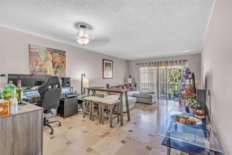 Copropriété à vendre à Hollywood, Floride: 2 chambres, 89.28 m2 № 2089294 - photo 4