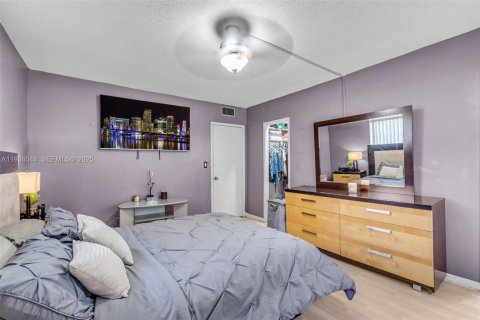 Copropriété à vendre à Hollywood, Floride: 2 chambres, 89.28 m2 № 2089294 - photo 18
