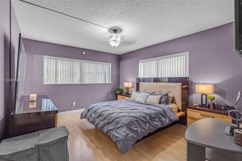 Copropriété à vendre à Hollywood, Floride: 2 chambres, 89.28 m2 № 2089294 - photo 16