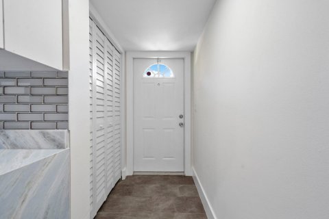 Appartement à louer à Delray Beach, Floride: 2 chambres, 92.9 m2 № 1163071 - photo 1