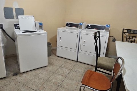 Снять в аренду кондоминиум в Норт-Майами-Бич, Флорида 1 спальня, 73.39м2, № 1956419 - фото 15