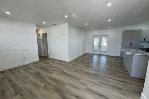 Купить виллу или дом в Хомстед, Флорида 3 спальни, 98.29м2, № 2033960 - фото 4