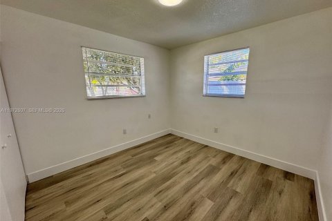 Купить виллу или дом в Хомстед, Флорида 3 спальни, 98.29м2, № 2033960 - фото 10