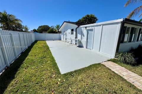 Купить виллу или дом в Хомстед, Флорида 3 спальни, 98.29м2, № 2033960 - фото 16