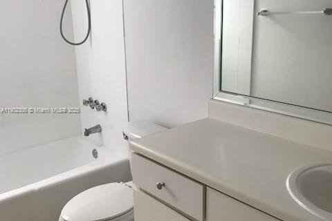 Copropriété à louer à Doral, Floride: 1 chambre, 75.25 m2 № 1954566 - photo 4