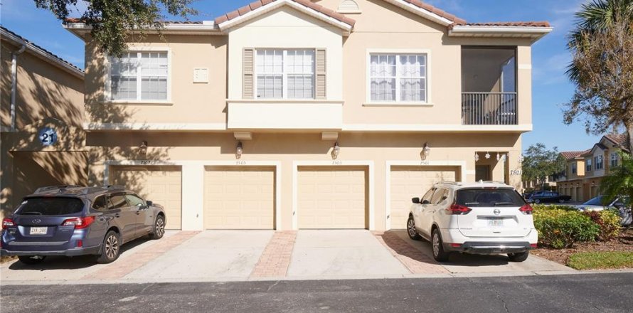 Adosado en Kissimmee, Florida 3 dormitorios, 132.57 m2 № 1379758