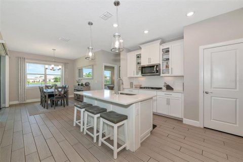 House in Bradenton, Florida 3 bedrooms, 155.52 sq.m. № 1854389 - photo 17