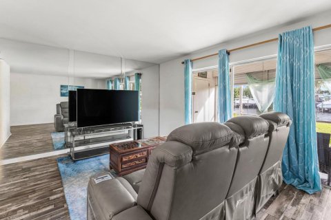 Купить кондоминиум в Норт-Палм-Бич, Флорида 4 комнаты, 67.08м2, № 2086189 - фото 10