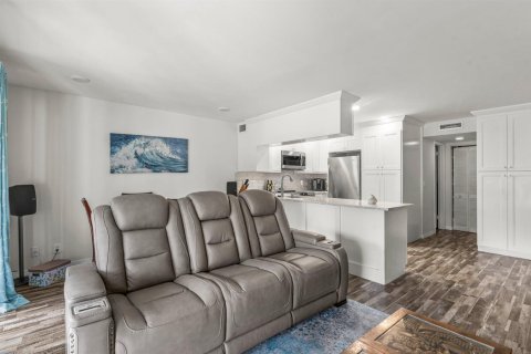 Купить кондоминиум в Норт-Палм-Бич, Флорида 4 комнаты, 67.08м2, № 2086189 - фото 11