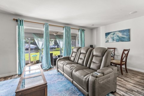 Купить кондоминиум в Норт-Палм-Бич, Флорида 4 комнаты, 67.08м2, № 2086189 - фото 12