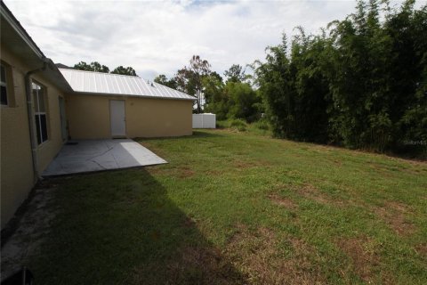 Снять в аренду виллу или дом в Норт-Порт, Флорида 8 комнат, 205.96м2, № 1854026 - фото 17