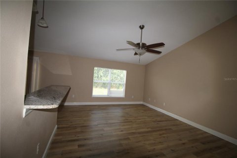 Снять в аренду виллу или дом в Норт-Порт, Флорида 8 комнат, 205.96м2, № 1854026 - фото 5