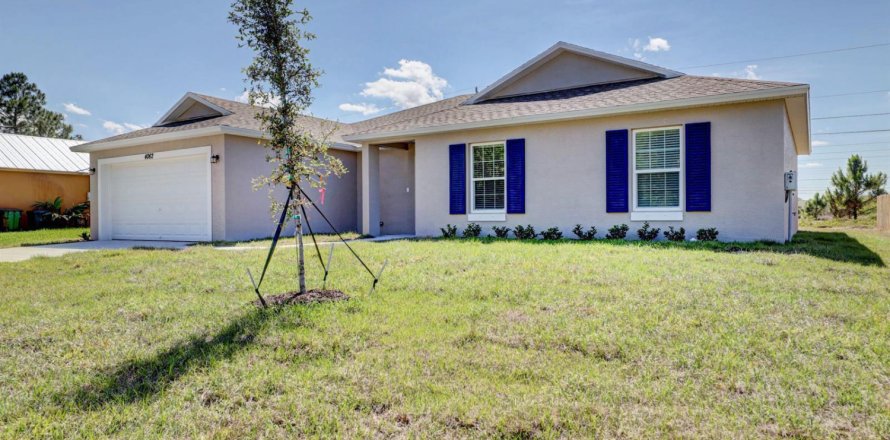House in Port St. Lucie, Florida 4 bedrooms, 177.91 sq.m. № 2179999