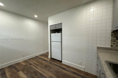 Appartement à louer à Hallandale Beach, Floride № 1989501 - photo 18