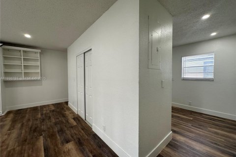 Appartement à louer à Hallandale Beach, Floride № 1989501 - photo 17