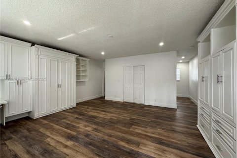 Appartement à louer à Hallandale Beach, Floride № 1989501 - photo 2