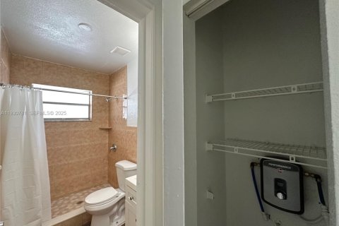 Appartement à louer à Hallandale Beach, Floride № 1989501 - photo 8