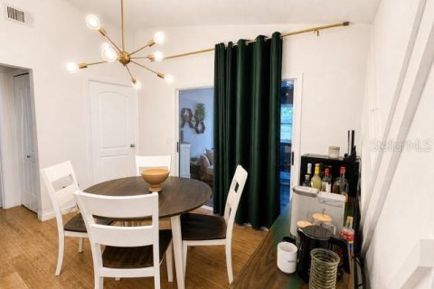 House in Port Orange, Florida 2 bedrooms, 100.24 sq.m. № 2305131 - photo 7