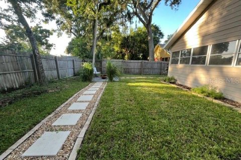 House in Port Orange, Florida 2 bedrooms, 100.24 sq.m. № 2305131 - photo 19