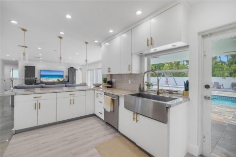 Villa ou maison à vendre à Miami, Floride: 5 chambres, 263.56 m2 № 1849143 - photo 12