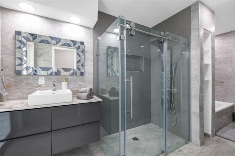 Villa ou maison à vendre à Miami, Floride: 5 chambres, 263.56 m2 № 1849143 - photo 22