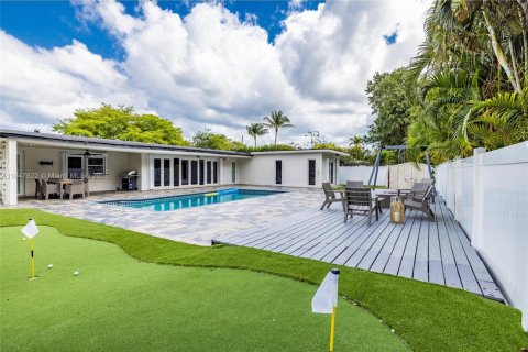 Villa ou maison à vendre à Miami, Floride: 5 chambres, 263.56 m2 № 1849143 - photo 27