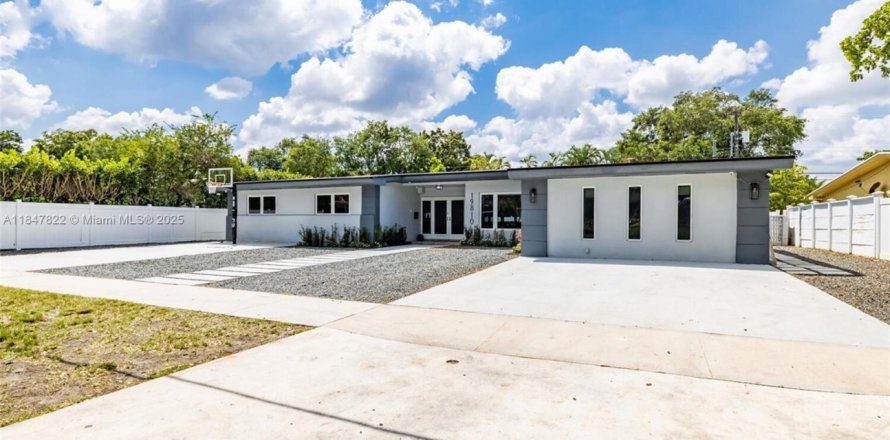 Villa ou maison à Miami, Floride 5 chambres, 263.56 m2 № 1849143