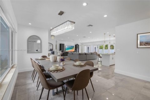 Villa ou maison à vendre à Miami, Floride: 5 chambres, 263.56 m2 № 1849143 - photo 7