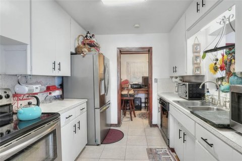 House in Lakeland, Florida 3 bedrooms, 189.15 sq.m. № 1898411 - photo 17