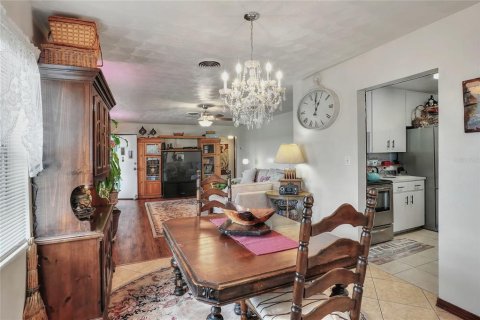 House in Lakeland, Florida 3 bedrooms, 189.15 sq.m. № 1898411 - photo 14