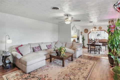 House in Lakeland, Florida 3 bedrooms, 189.15 sq.m. № 1898411 - photo 13
