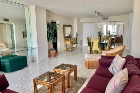 Купить кондоминиум в Холливуд, Флорида 2 спальни, 113.43м2, № 2038118 - фото 14