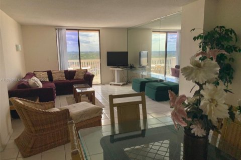 Купить кондоминиум в Холливуд, Флорида 2 спальни, 113.43м2, № 2038118 - фото 9