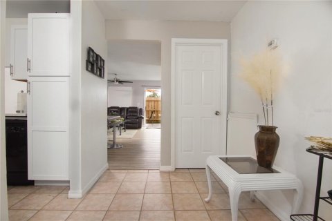 Adosado en alquiler en Orlando, Florida, 2 dormitorios, 113.99 m2 № 1901649 - foto 2