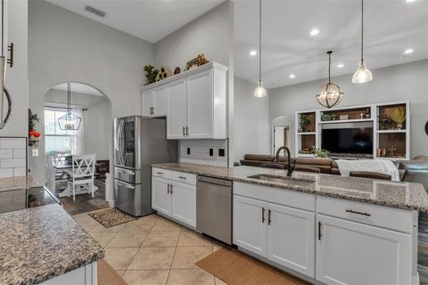 House in Bartow, Florida 4 bedrooms, 222.22 sq.m. № 2219046 - photo 25