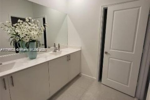 Townhouse in Homestead, Florida 3 bedrooms, 169.73 sq.m. № 1708124 - photo 16