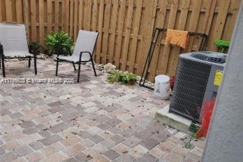 Townhouse in Homestead, Florida 3 bedrooms, 169.73 sq.m. № 1708124 - photo 22