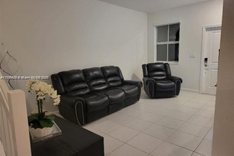 Townhouse in Homestead, Florida 3 bedrooms, 169.73 sq.m. № 1708124 - photo 3