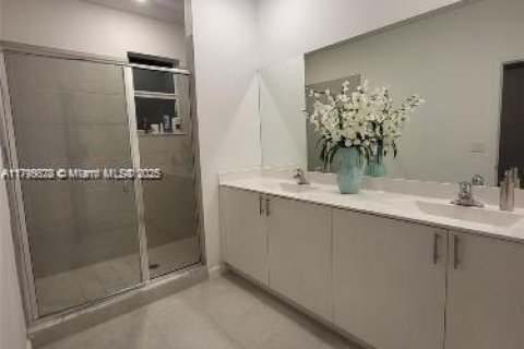 Townhouse in Homestead, Florida 3 bedrooms, 169.73 sq.m. № 1708124 - photo 15