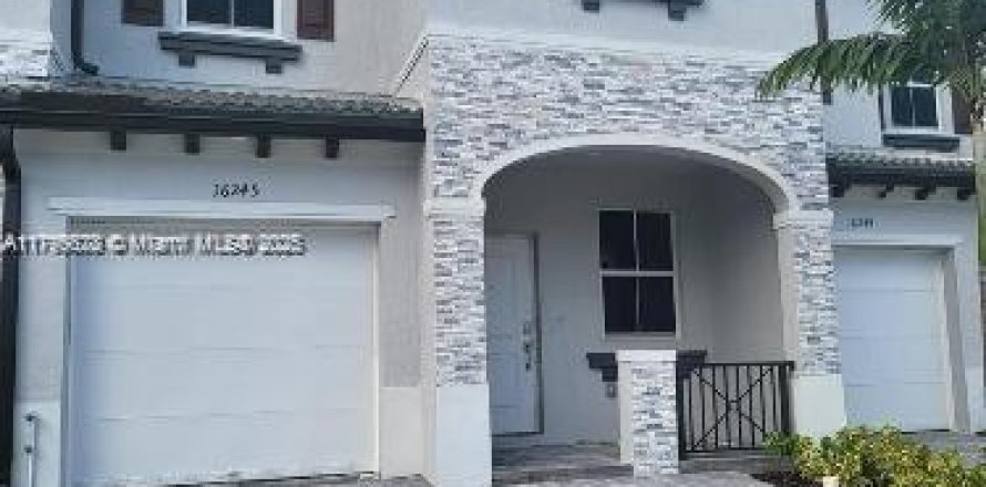 Townhouse in Homestead, Florida 3 bedrooms, 169.73 sq.m. № 1708124