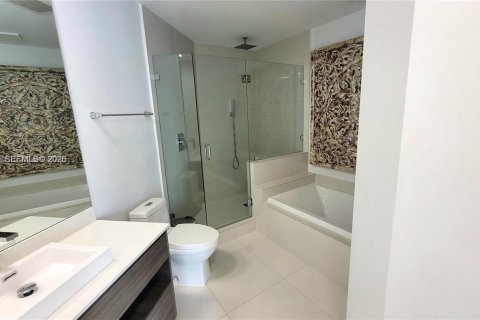 Купить кондоминиум в Майами, Флорида 2 спальни, 108.42м2, № 2153756 - фото 13