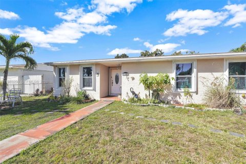 Купить виллу или дом в Майами, Флорида 3 спальни, 197.32м2, № 2048704 - фото 30