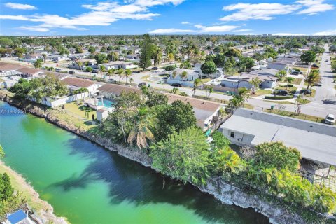 Купить виллу или дом в Майами, Флорида 3 спальни, 197.32м2, № 2048704 - фото 2