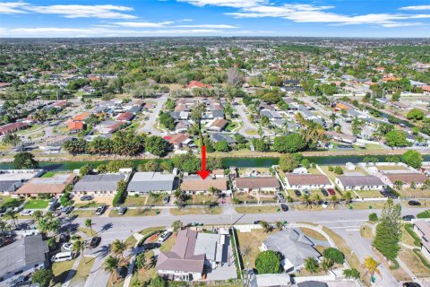 Купить виллу или дом в Майами, Флорида 3 спальни, 197.32м2, № 2048704 - фото 10